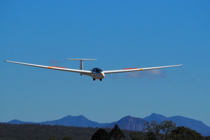 BoonaBoonag Gliding Club offers amazing Air Experience Flights over the Beautiful Scenic Rh Gliding