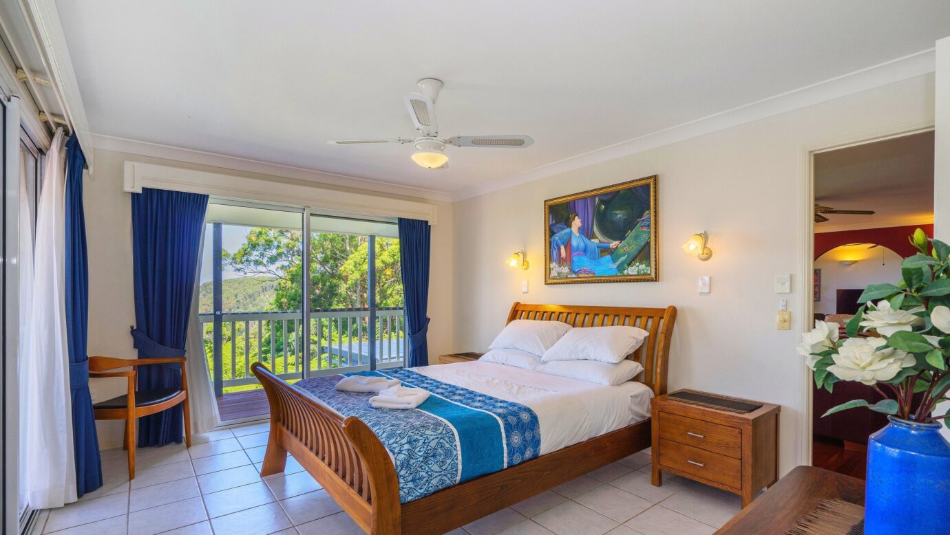 All bedrooms have unobstructed views to the coast