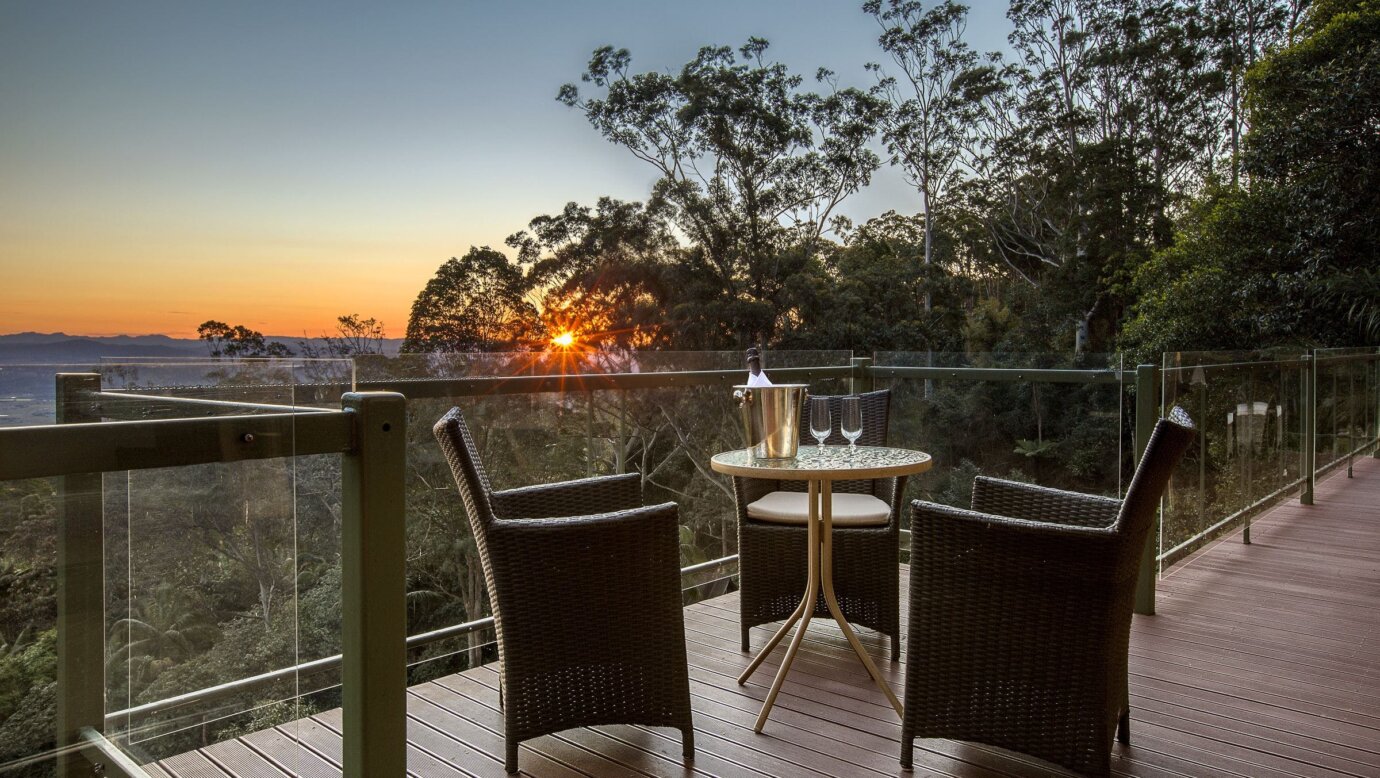 Sunset on the deck of Avocado Sunset romantic luxuary Bed and Breakfast