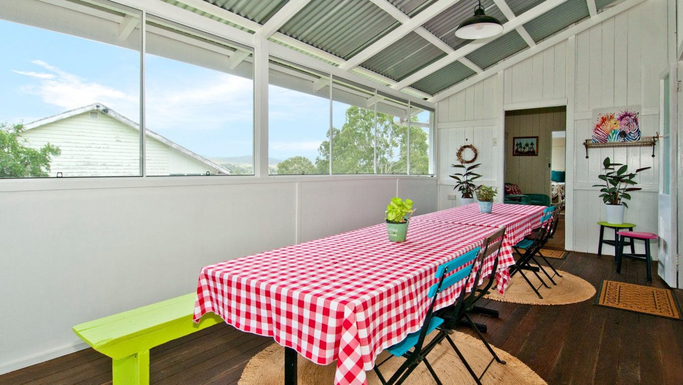 Fully flyscreened front Verandah. Perfect breakfast or coffee spot to enjoy the views