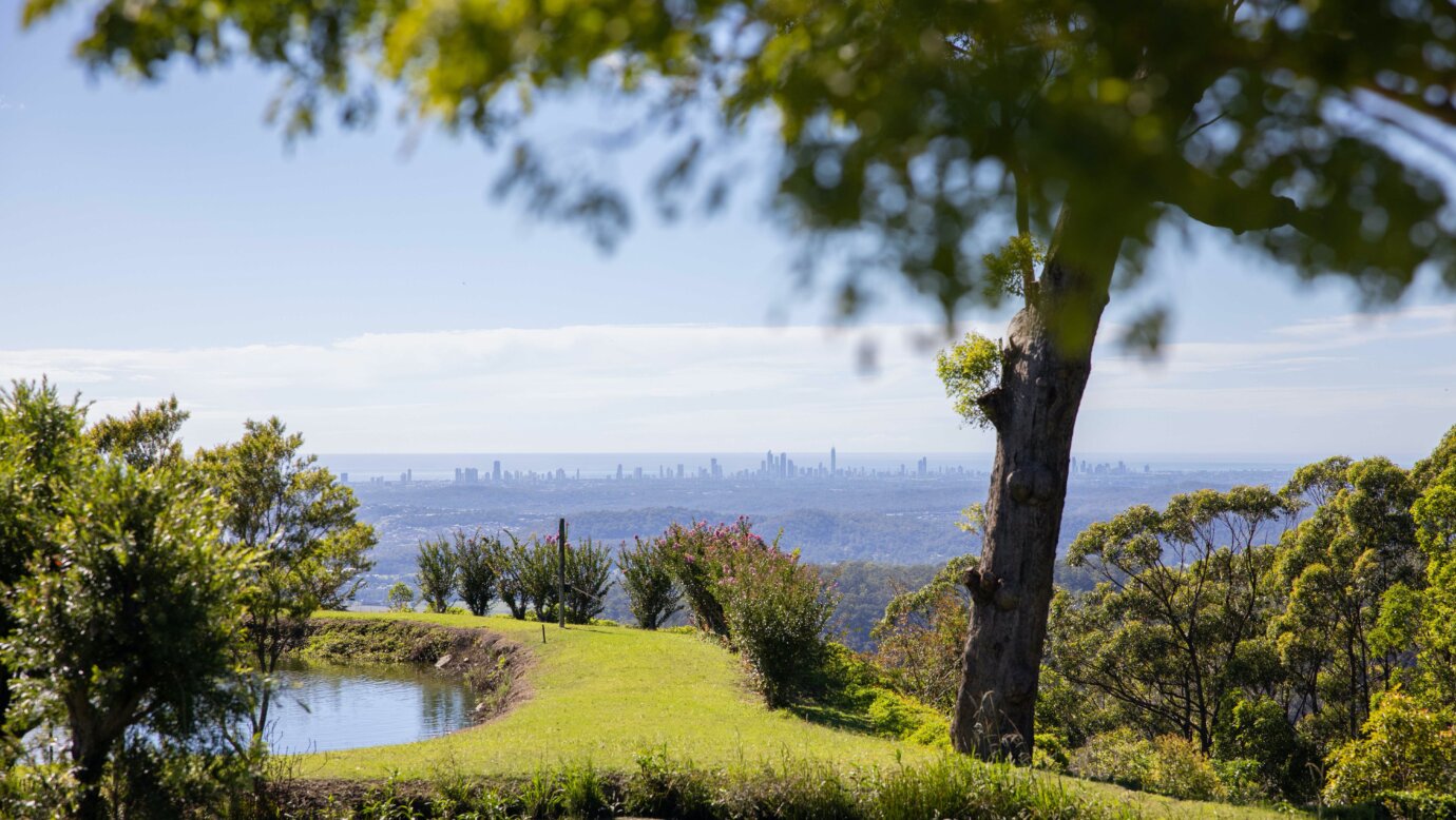 Eagle Heights Hotel Gold Coast View