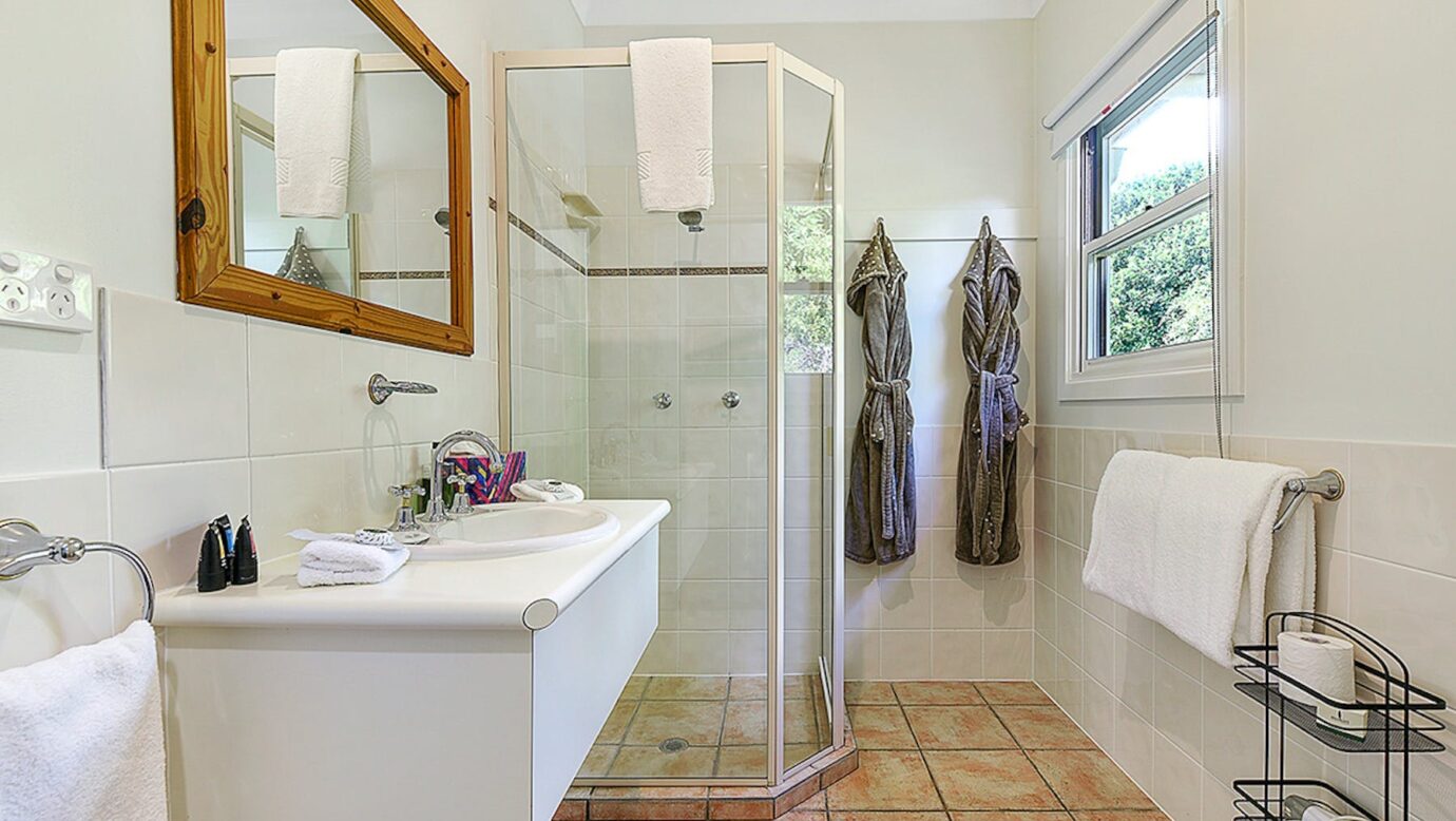 Queen Room Ensuite