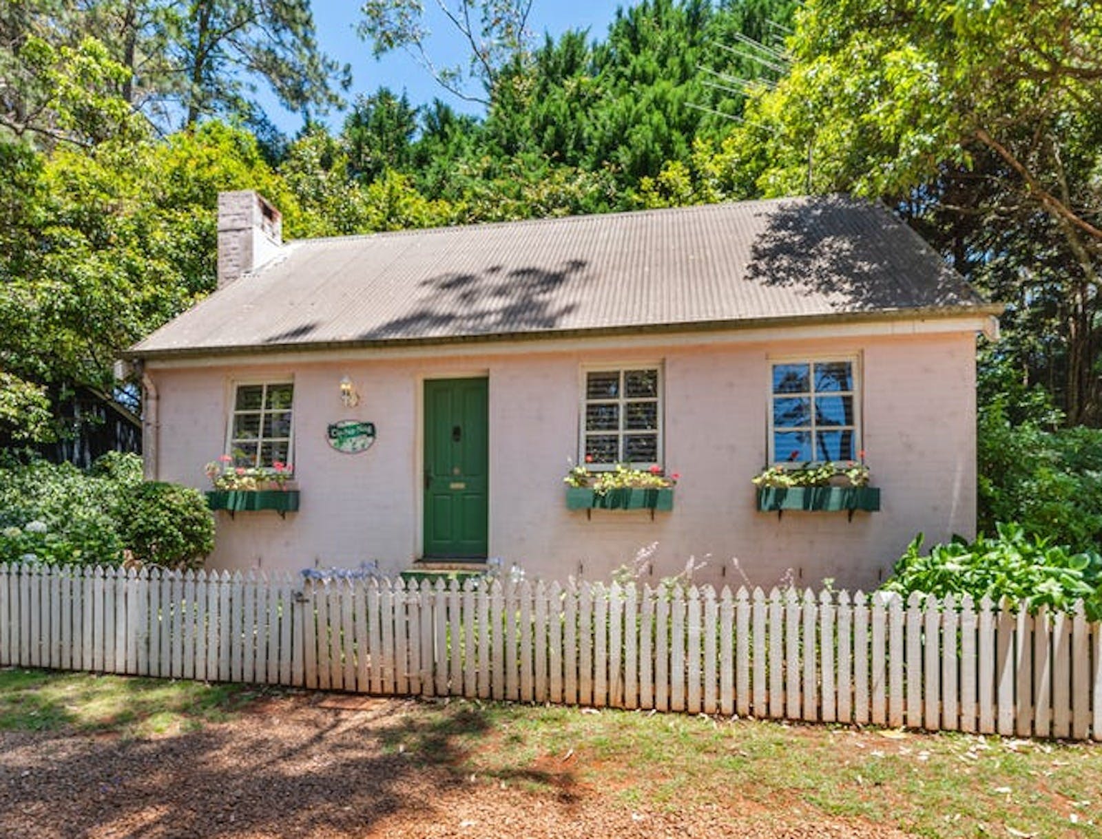 The English Cottage at Tamborine Mountain Scenic Rim