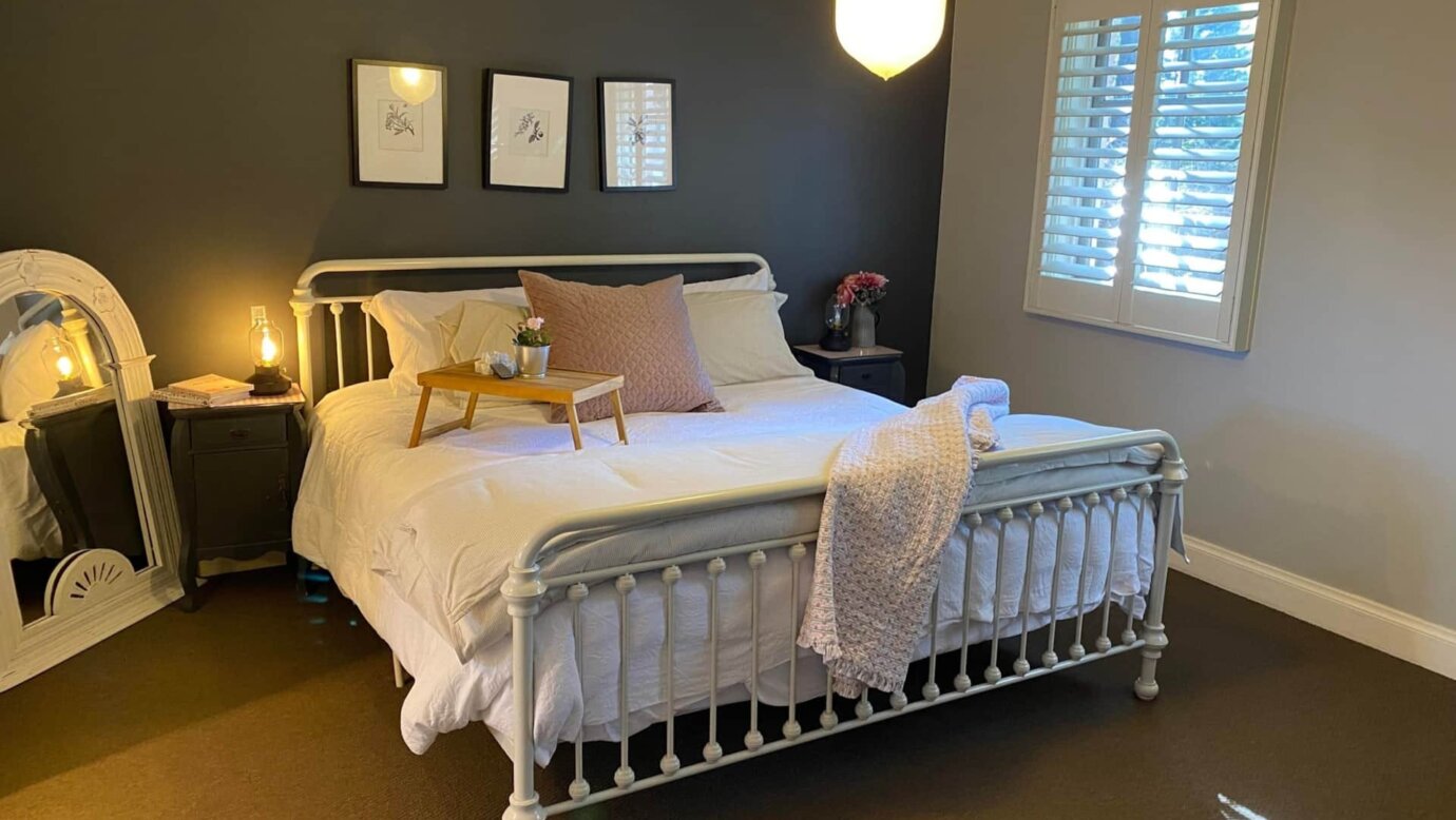 Bedroom at the English Cottage