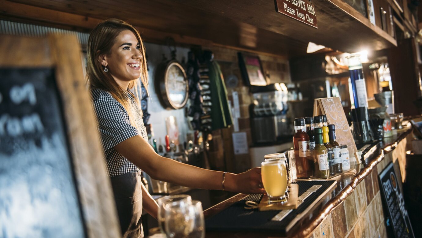 Quench your thirst at our charming bar in Tamborine. Central location to explore Scenic Rim