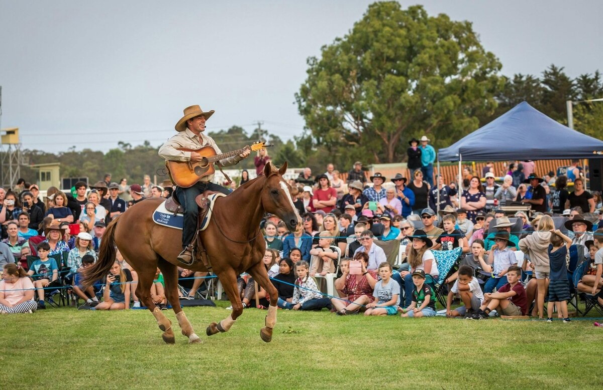 Tom Curtain's Here's to You Tour - Boonah