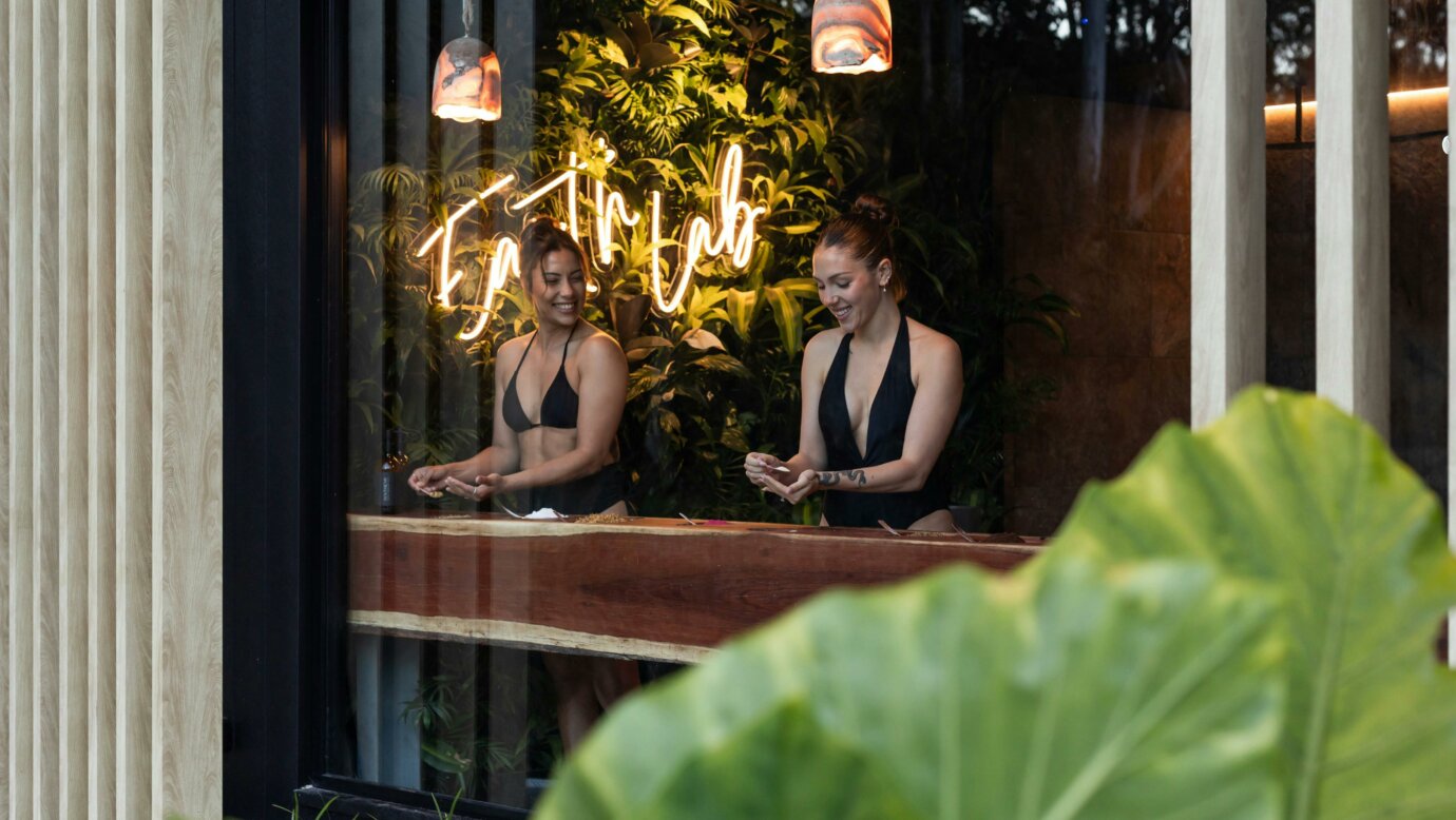 Earth Lab Scrub Station