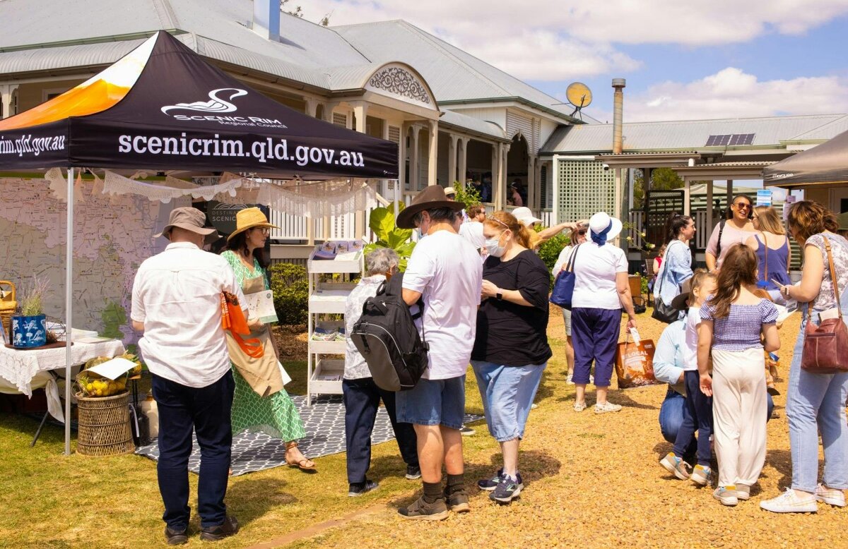 Autumn  Markets - Summer Land Camels