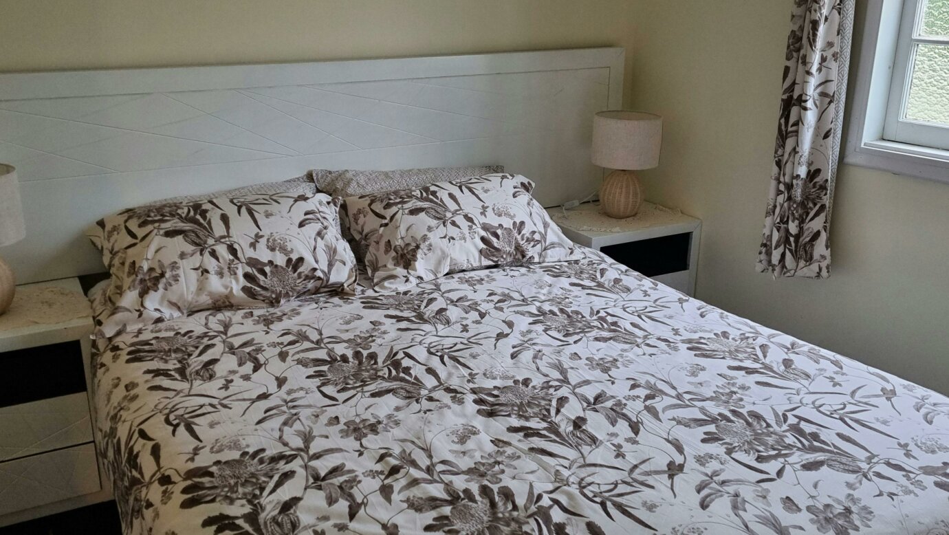 queen size bed